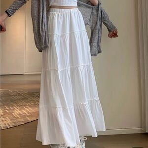 White maxi skirt - size Asian L (fits like a M)